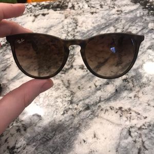 💯 Auth. RayBan Erika